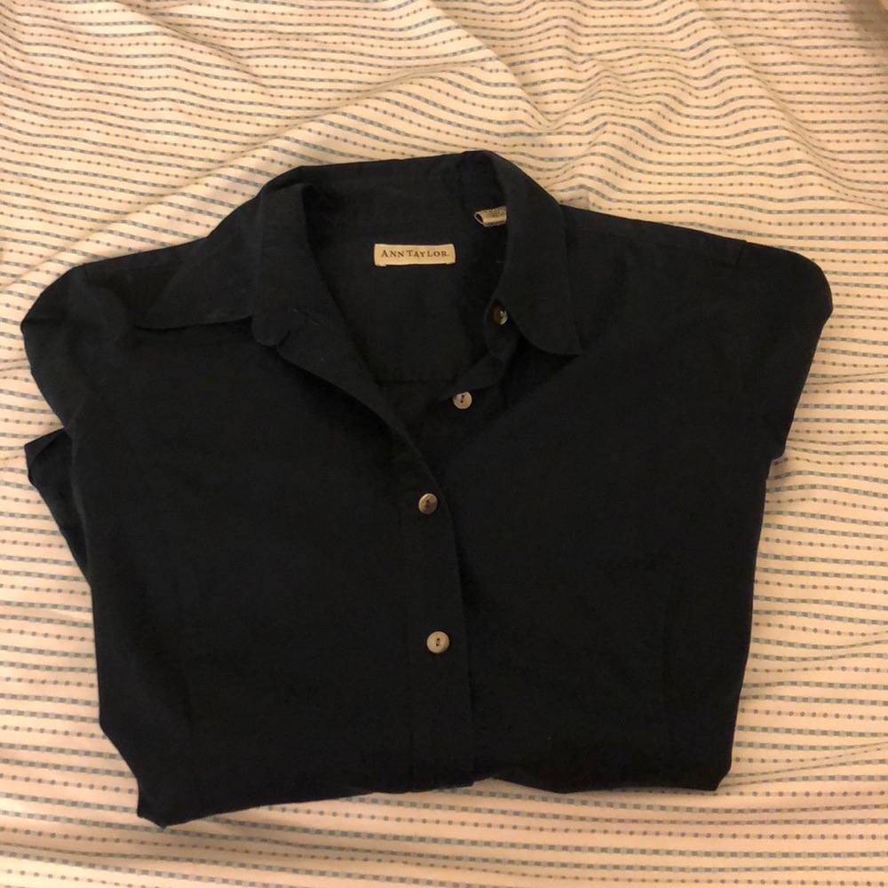 Like new Ann Taylor Button-down